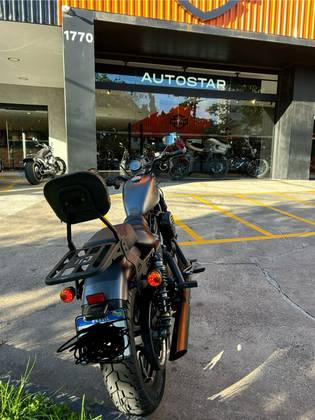 HARLEY-DAVIDSON SPORTSTER IRON 883 HARLEY-DAVIDSON SPORTSTER IRON 883